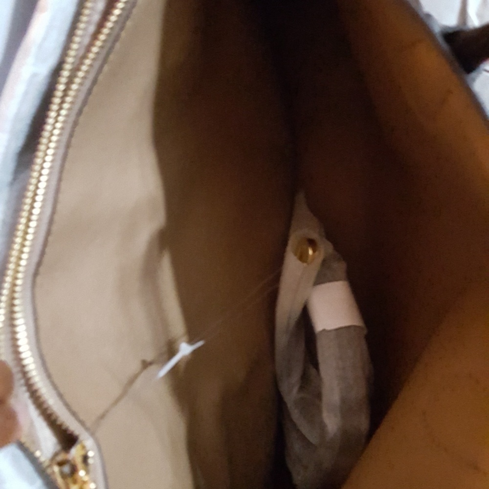 Mk Mercer Tote w/o wallet - Picture 5 of 5